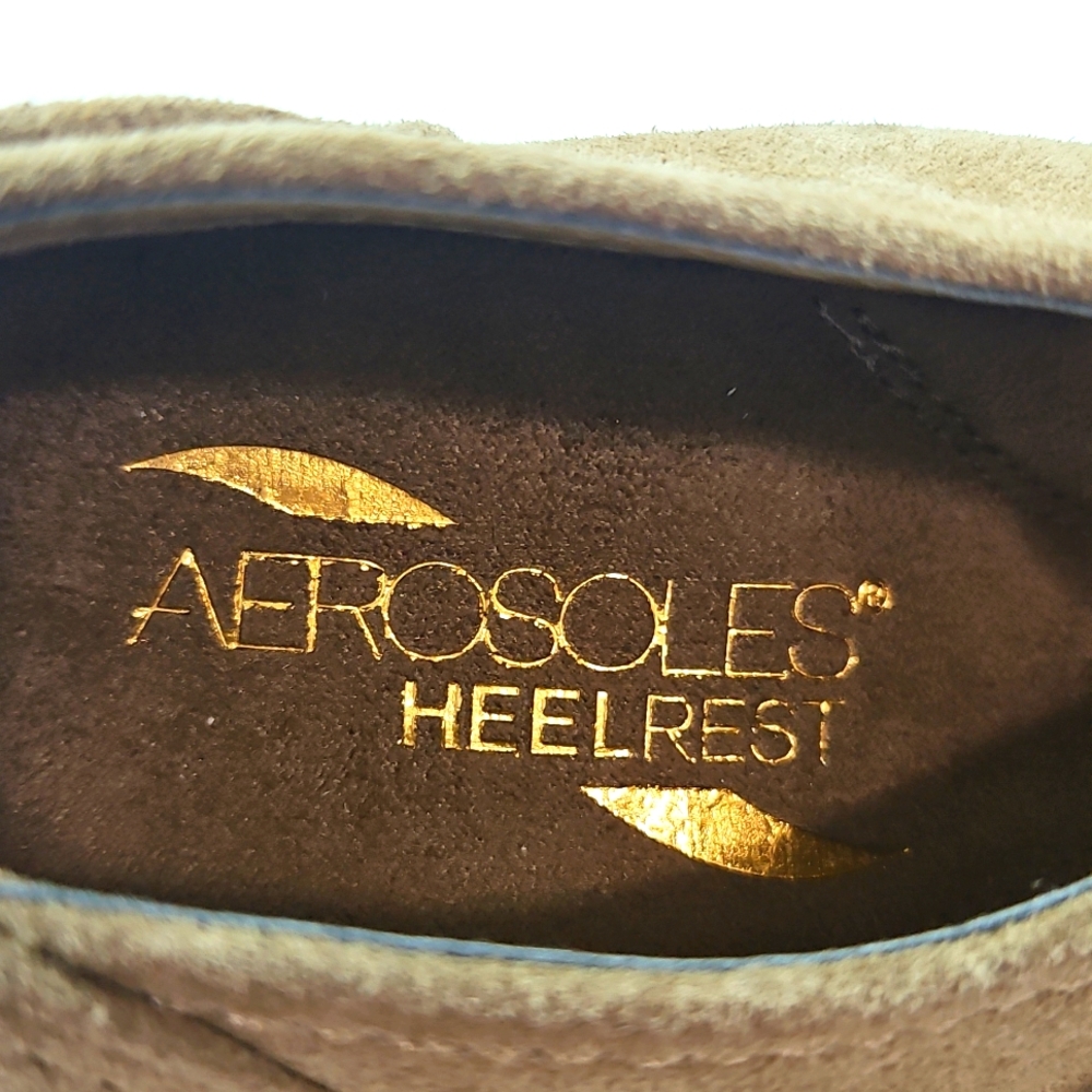 AEROSOLES Tan Mary Jane Heels with Gold Buckle Size 8 - Picture 2 of 8